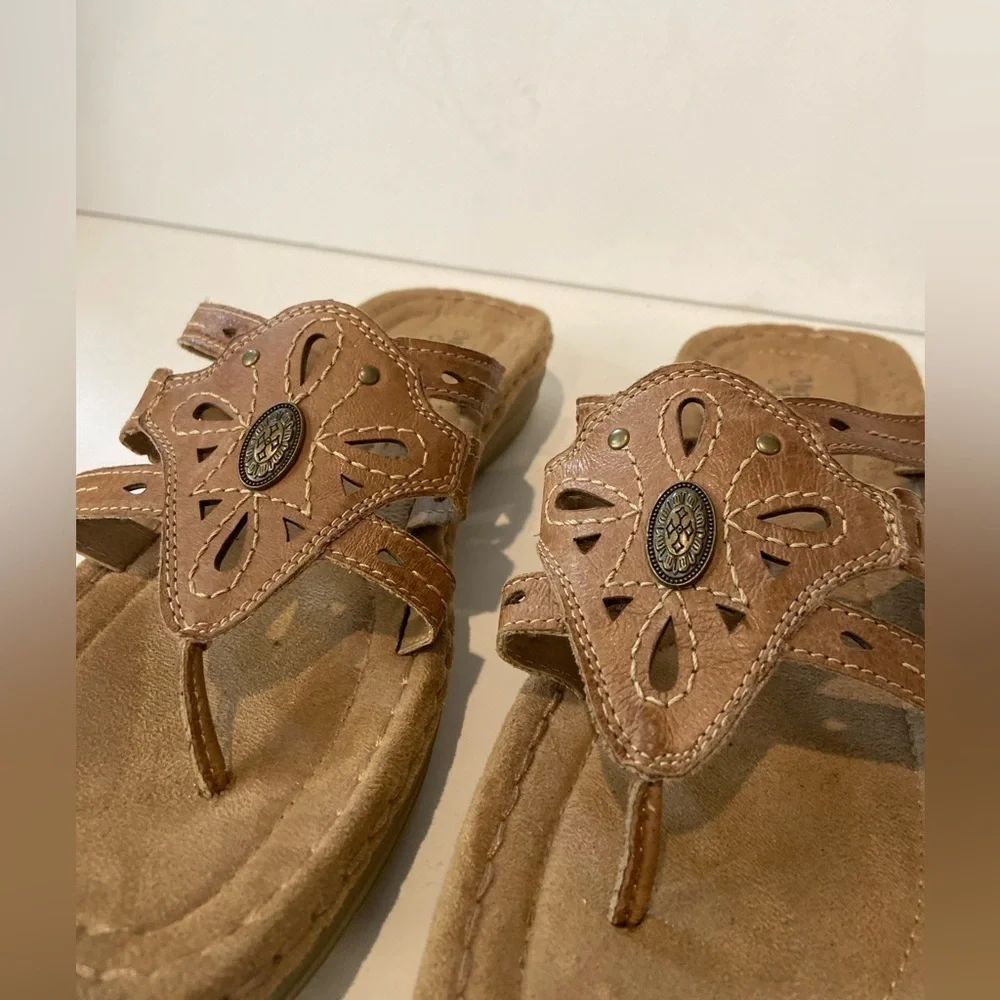 Michel Meynard~Comfy~Tan Leather~Cut-Out Triple Strap~Thong Wedge Sandal~Size 10 - Picture 3 of 12